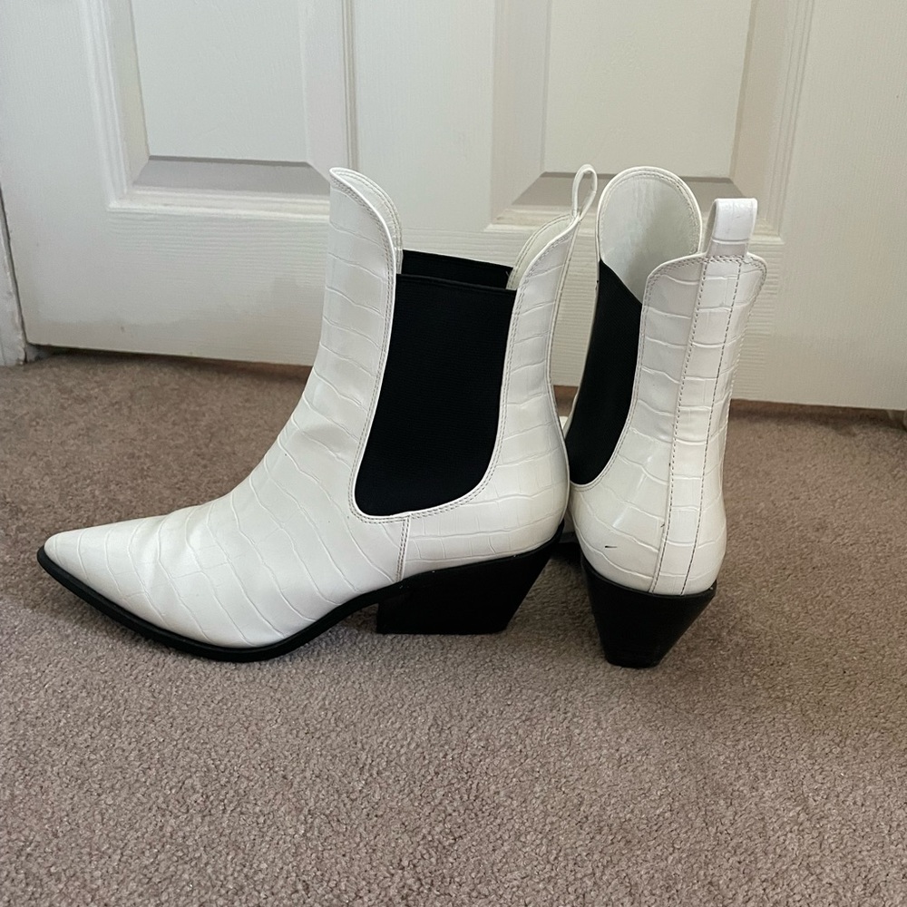 princess polly white boots - Picture 3 of 4
